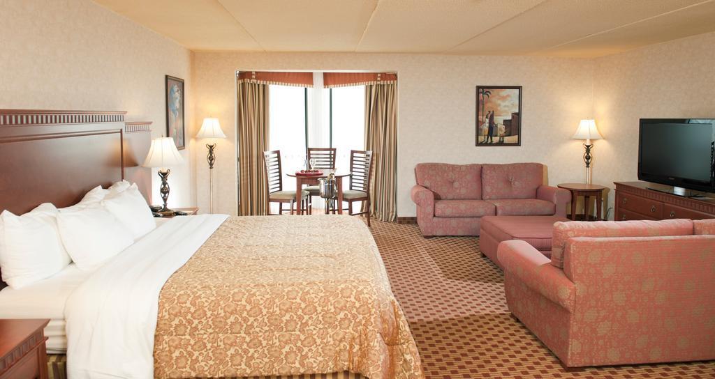 Quality Inn & Suites Bay Front Sault Sainte Marie Esterno foto
