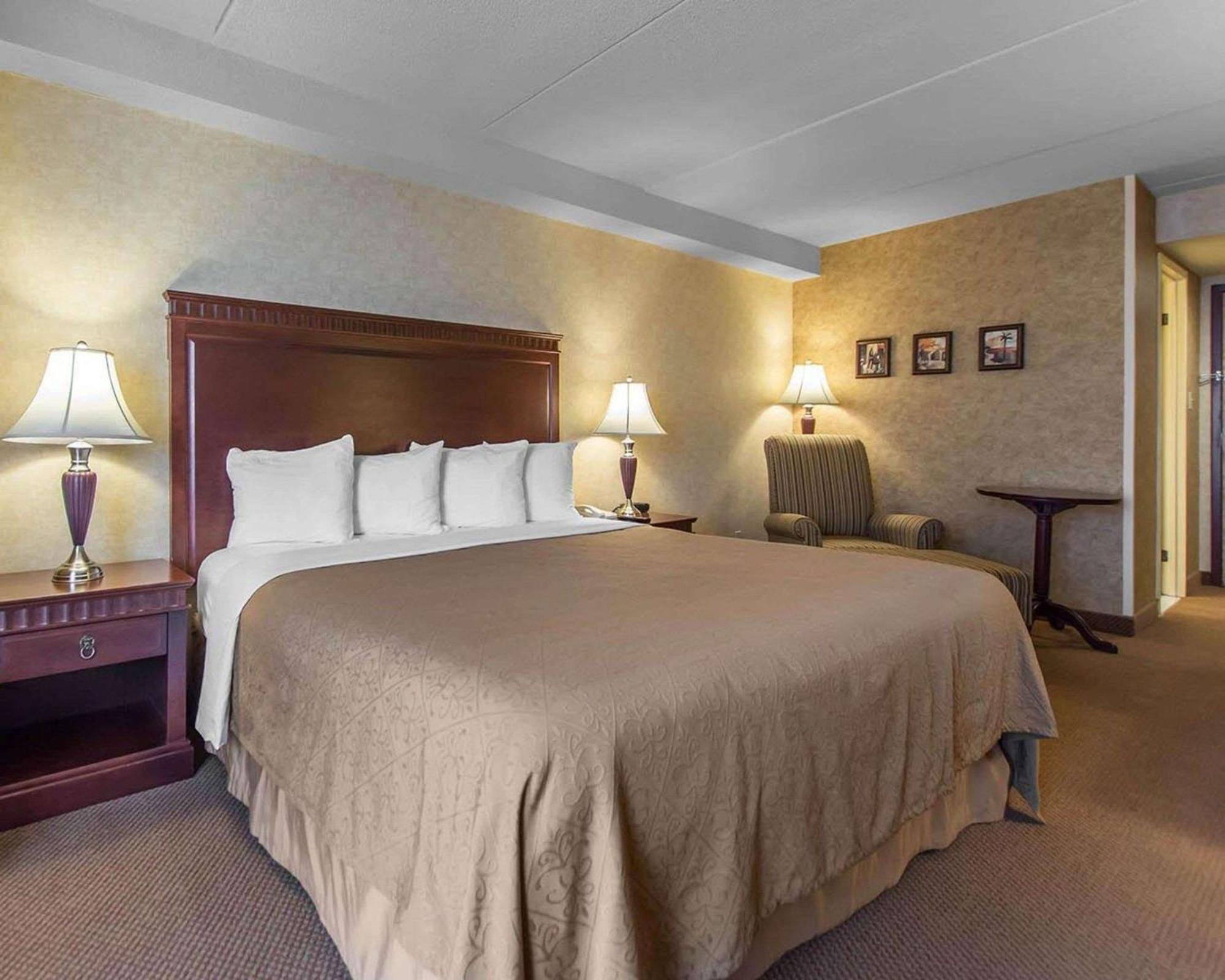 Quality Inn & Suites Bay Front Sault Sainte Marie Esterno foto