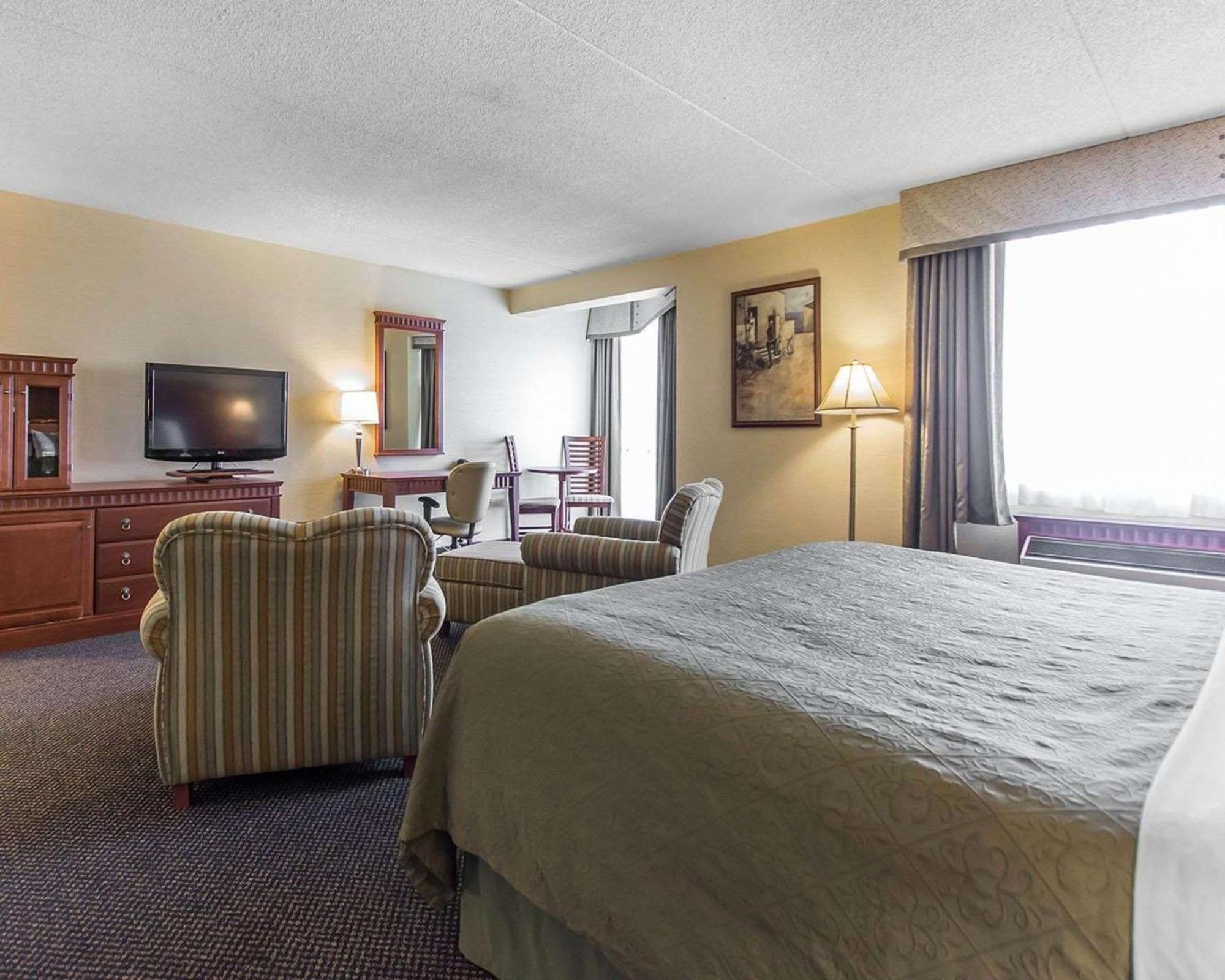 Quality Inn & Suites Bay Front Sault Sainte Marie Esterno foto