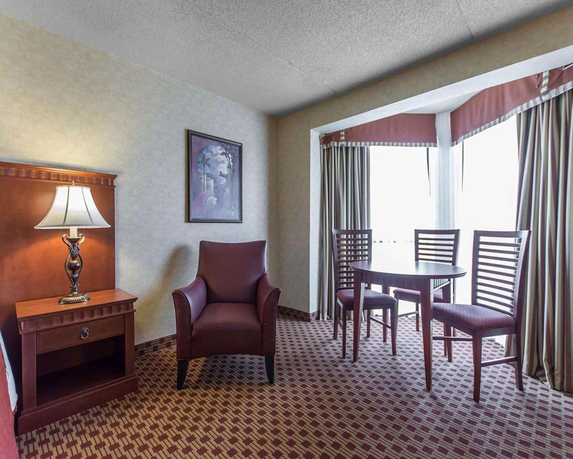Quality Inn & Suites Bay Front Sault Sainte Marie Esterno foto