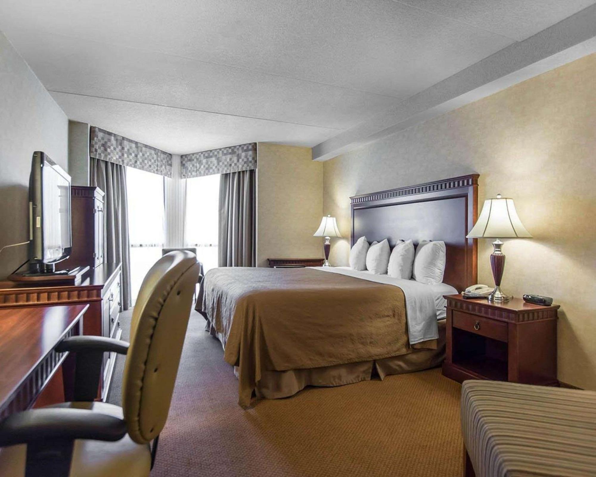 Quality Inn & Suites Bay Front Sault Sainte Marie Esterno foto