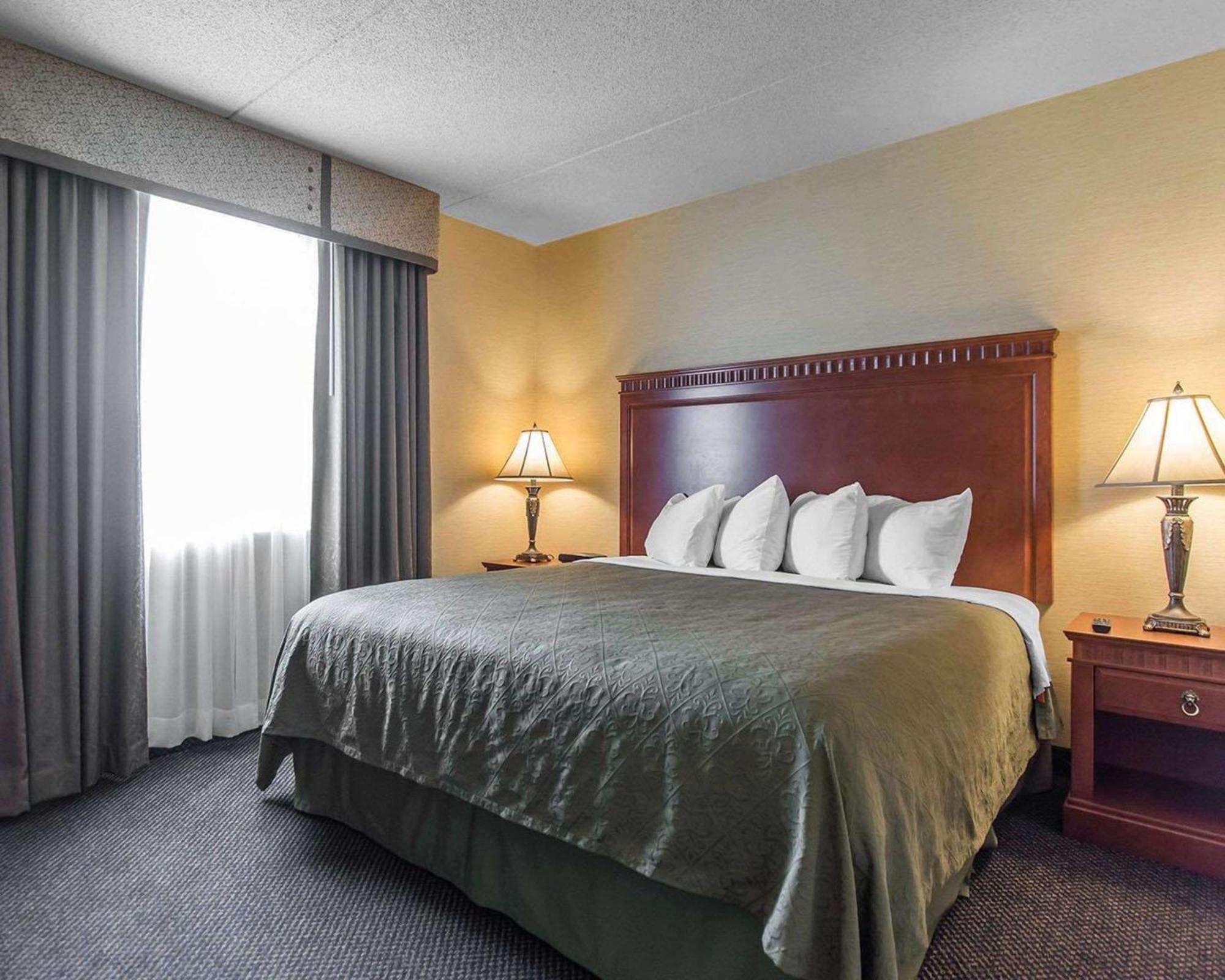 Quality Inn & Suites Bay Front Sault Sainte Marie Esterno foto