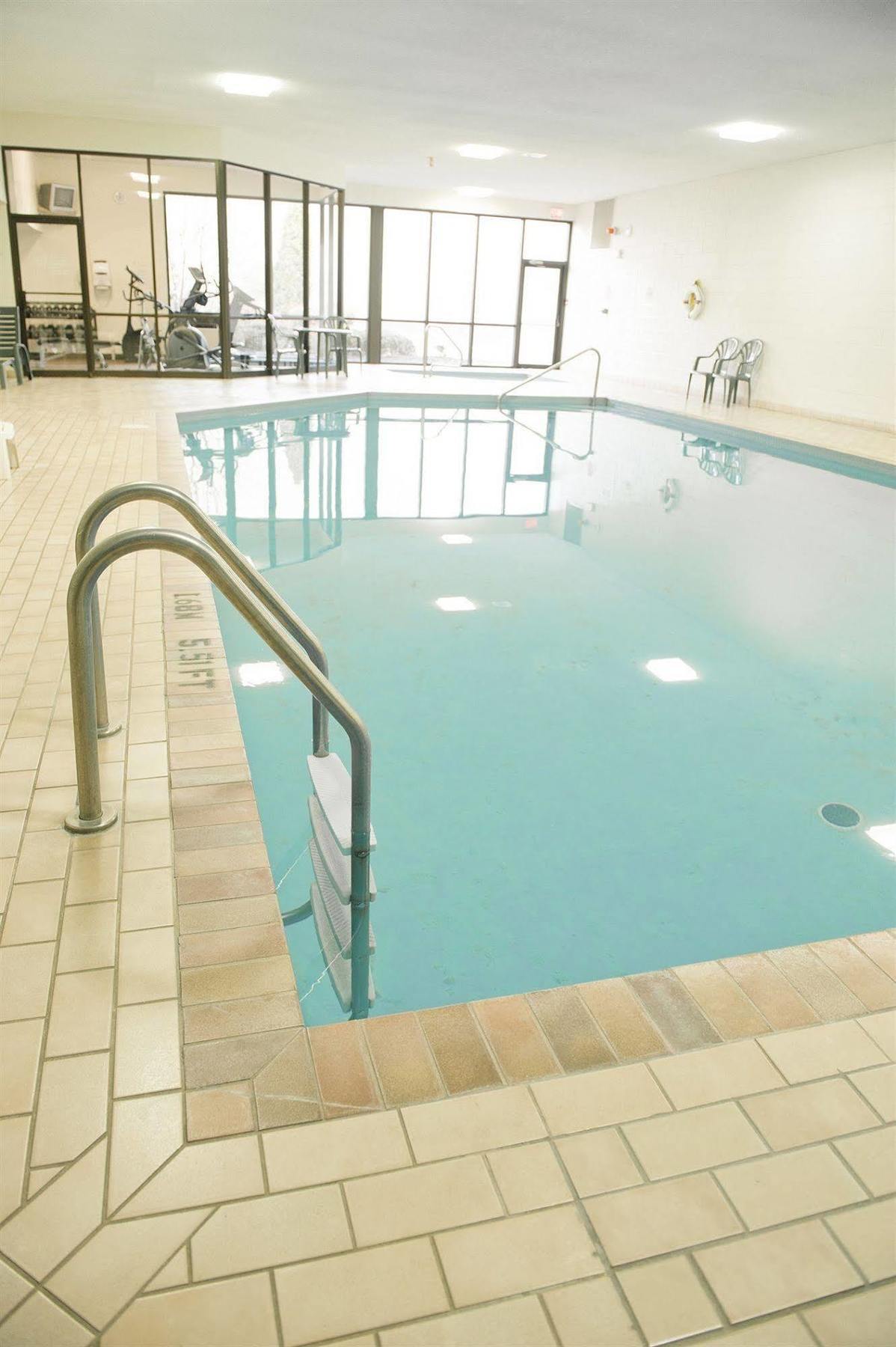 Quality Inn & Suites Bay Front Sault Sainte Marie Esterno foto